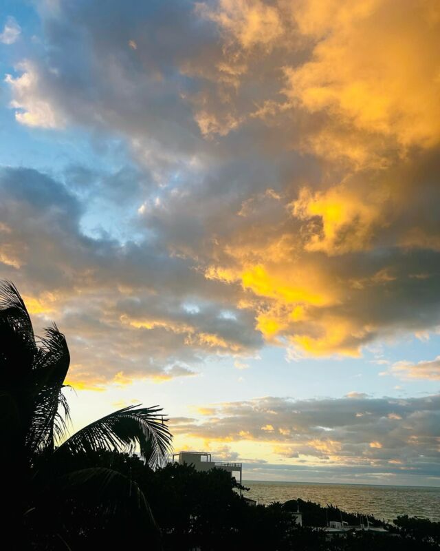 Another great evening and spectacular sunset. #vidachelem🏝 #vidachelem